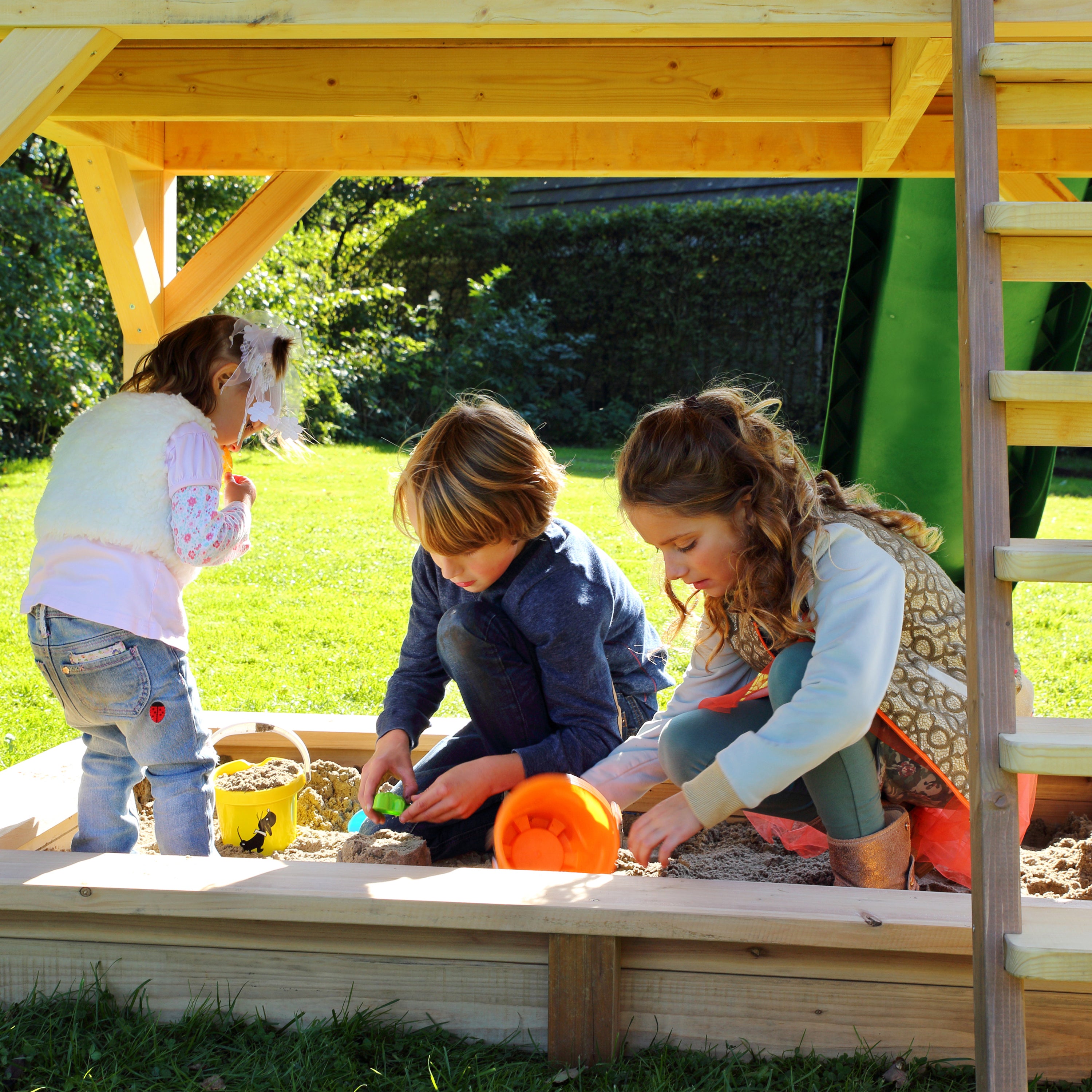 AXI Sarah Playhouse Bruin/Groen incl groene glijbaan