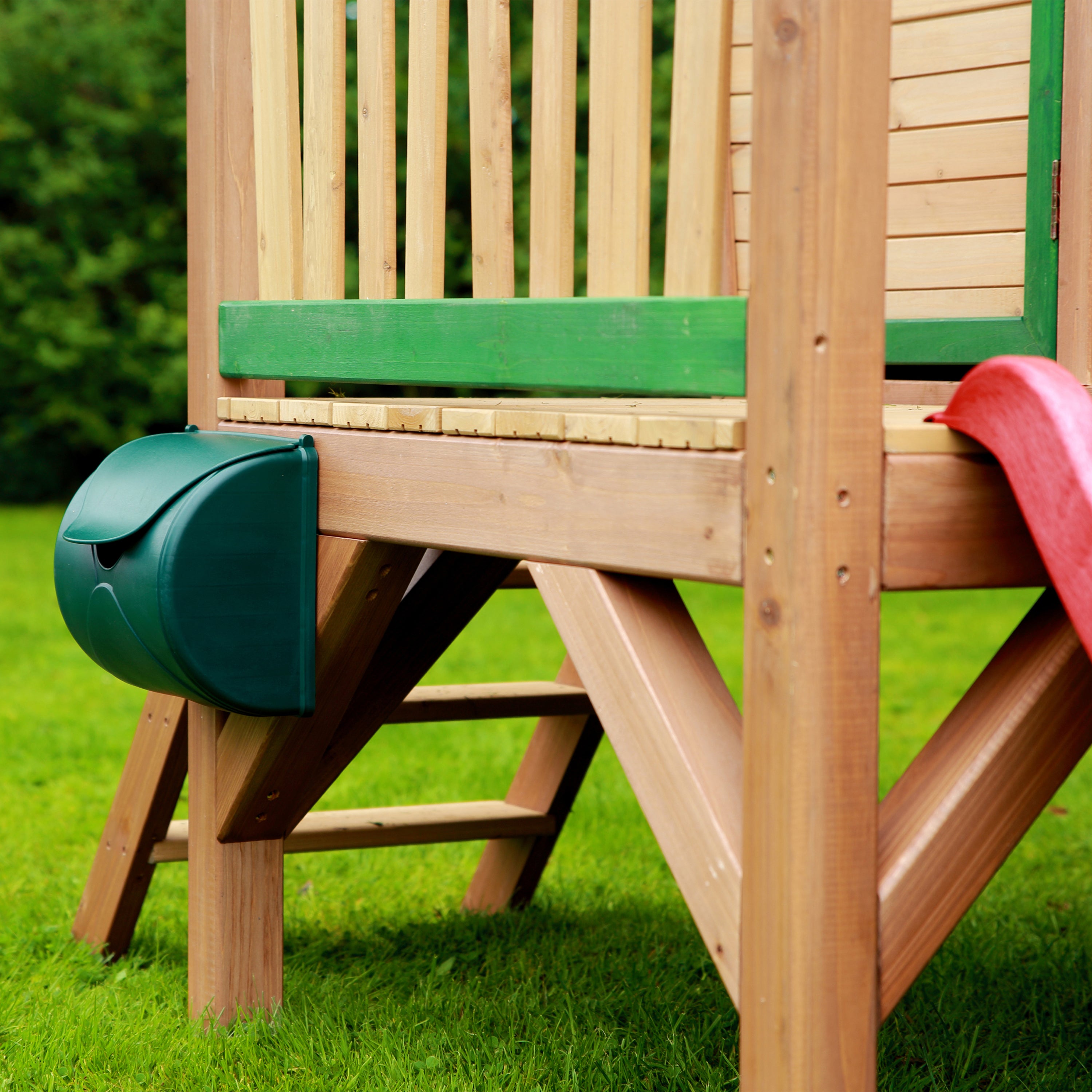 AXI Robin Playhouse Bruin/groen incl rode glijbaan