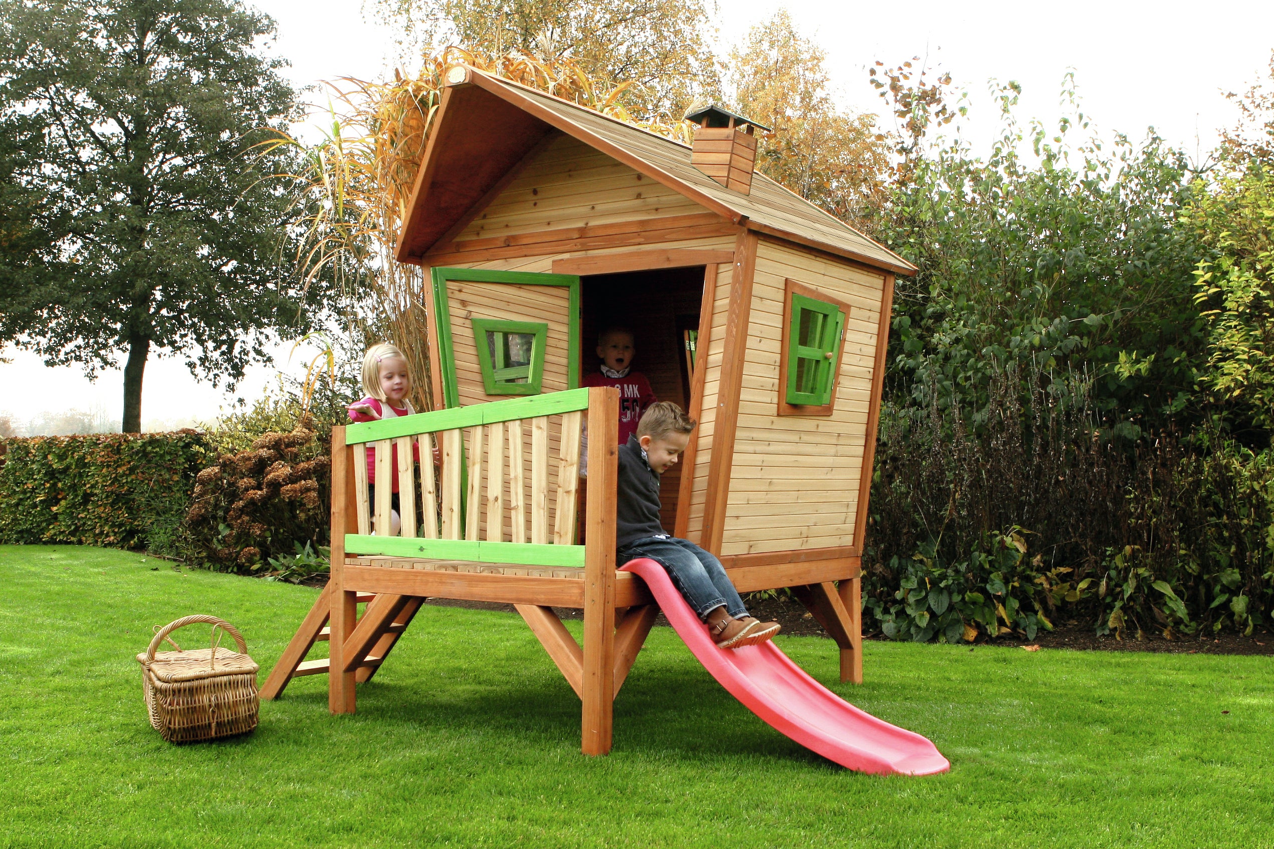 AXI Iris Playhouse Bruin/groen incl rode glijbaan
