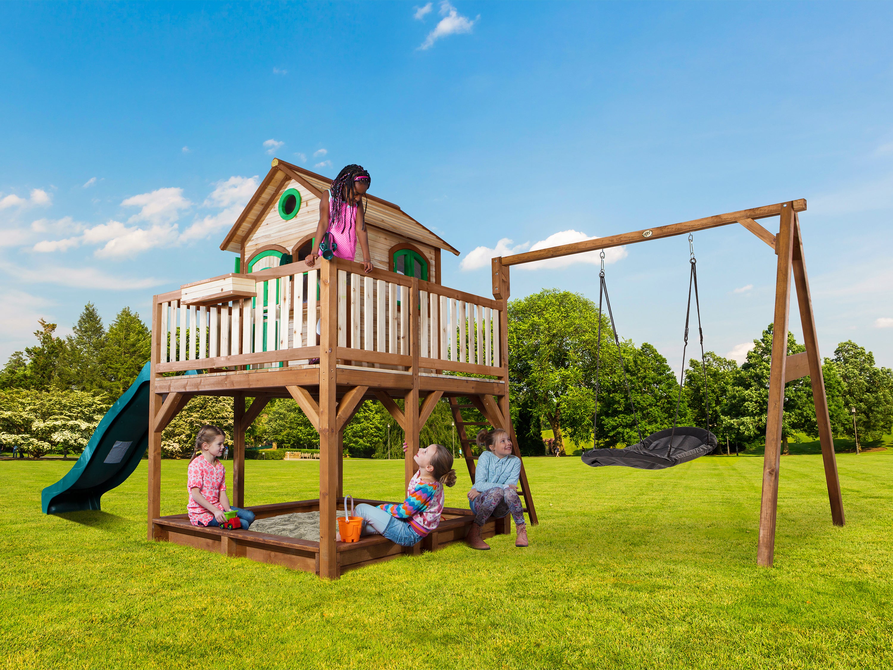 AXI Liam Playhouse met Roxy Nestschommel Bruin/groen incl Groene Glijbaan