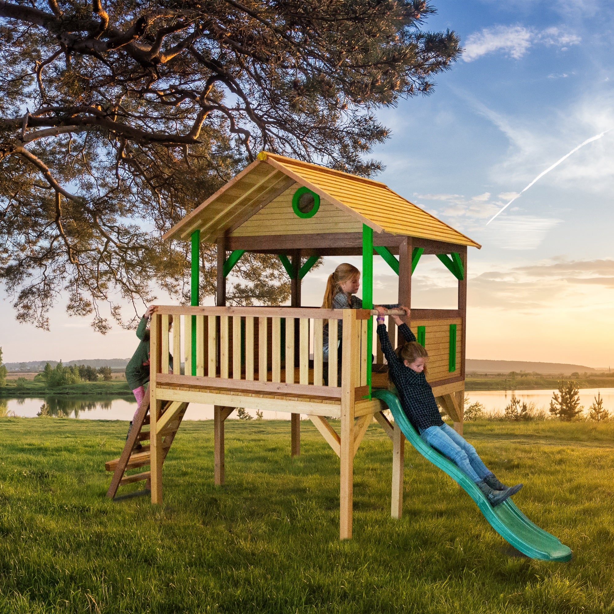 AXI Baloo PlayTower Bruin/groen incl groene glijbaan